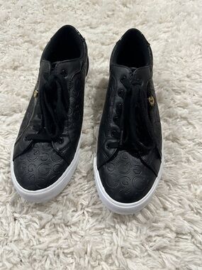 GBG Los Angeles Guess Black Gold Accents Byrone Low Top Lace Y2K Sneakers Sz 10